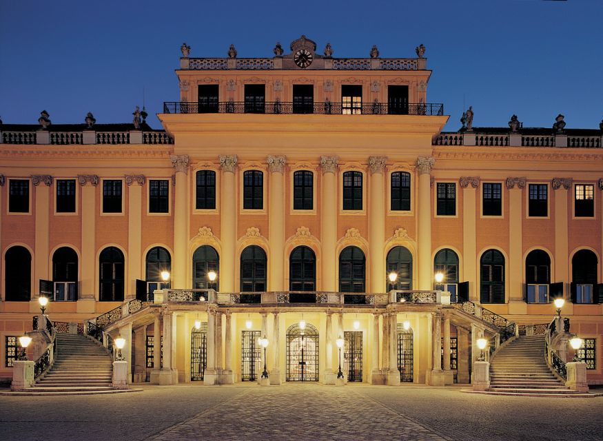 Vienna: Schönbrunn Palace Evening Tour, Dinner and Concert - Dinner Details