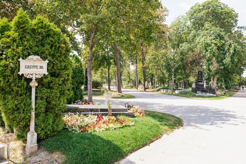 Vienna: Vienna Central Cemetery Guided Walking Tour - History and Traditions