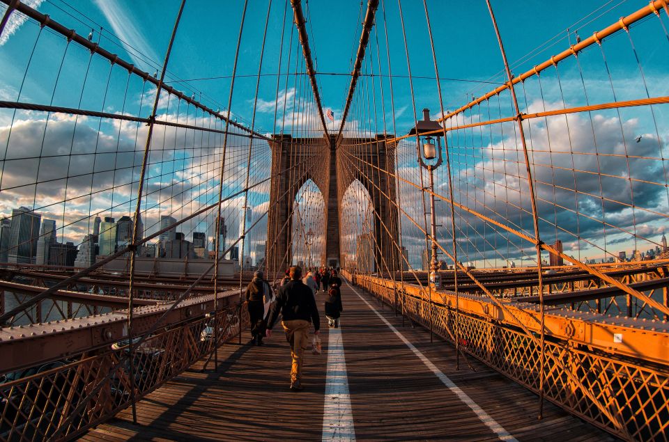 Vip Contrasts in Spanish - Scenic Views Along West Side Highway