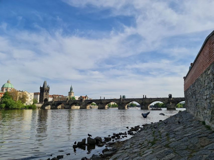 Walking Tour of the Best of Prague With a Boat Cruise - Main Sites and Attractions