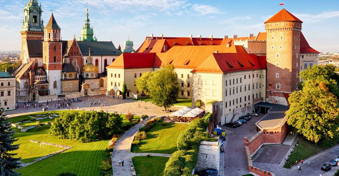 Wawel Castle & Cathedral Skip the Line Small Group Tour - Meeting Point and Important Information