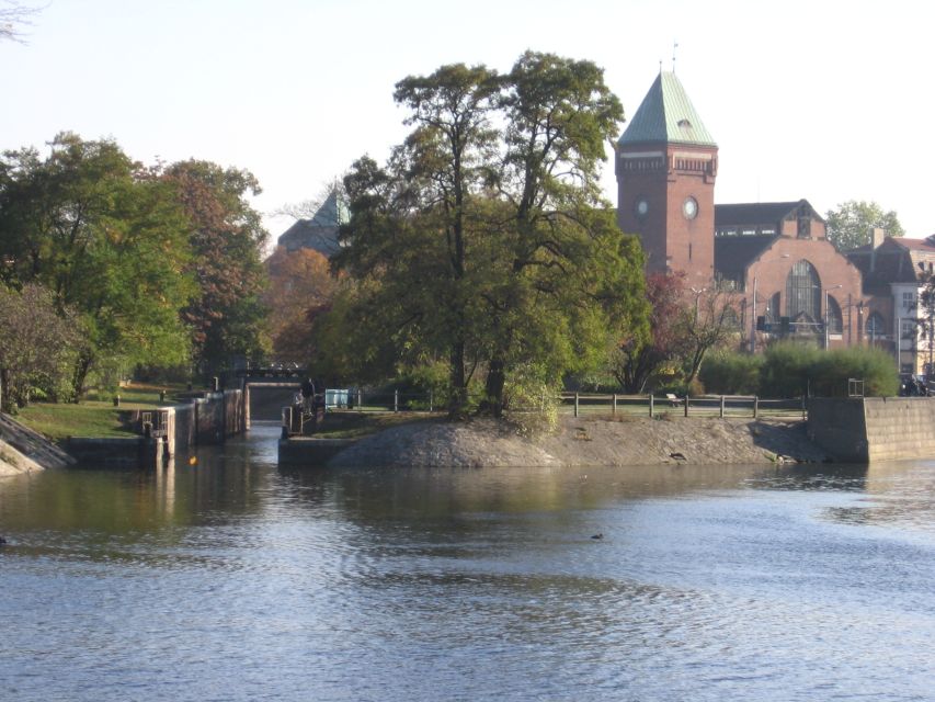 Wroclaw: Old Town Highlights Private Walking Tour - Pickup and Entry Details