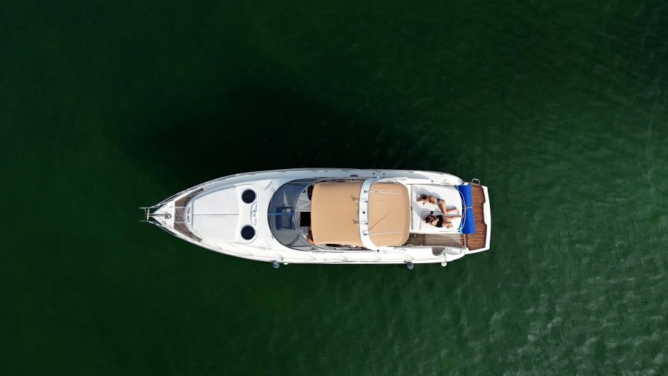 Yacht in Miami for Up to 12 People - Logistics