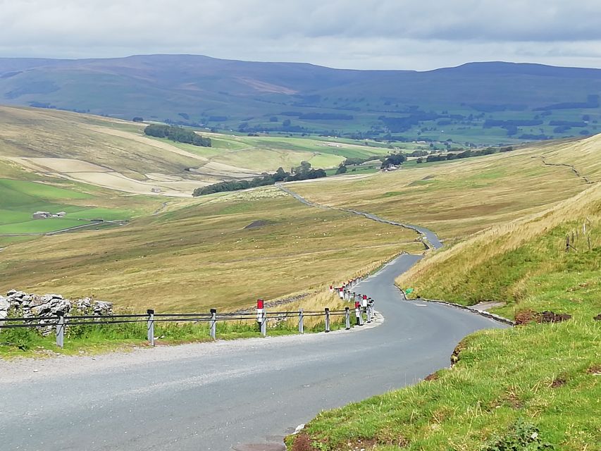 Yorkshire: All Creatures Great and Small Mini-Coach Tour - Exploring Darrowby Locations