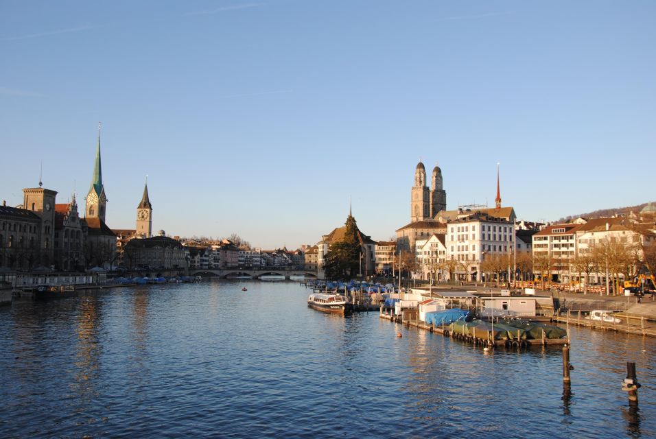 Zurich: 360° City Walk Including Hidden Spots - Meeting Point