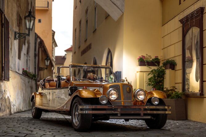 1 Hour Old Timer Convertible Prague Sightseeing Tour - Convertible Experience