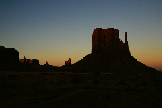 3.0 Hours of Monument Valleys Sunrise or Sunset 4×4 Tour - Exploring the Valley Landscape