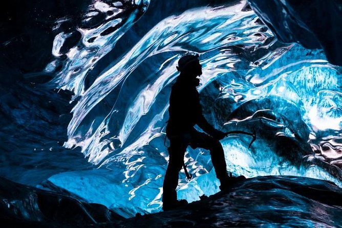 3-Day Golden Circle, Ice Cave, Glacier Lagoon & Waterfalls Tour - Discovering the Golden Circle