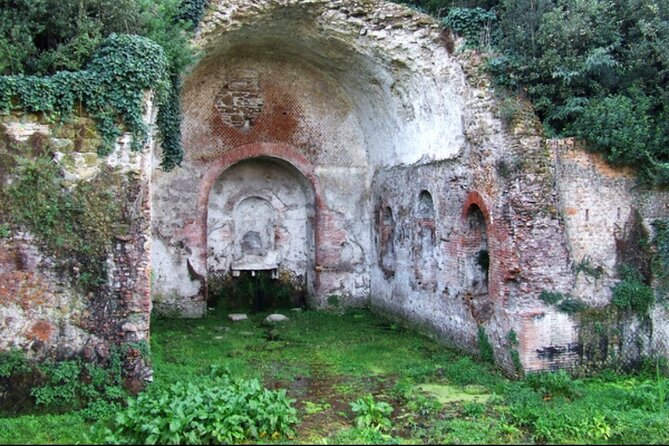 3-Hour Catacumbs and Appian Way Park Guided Tour in Golf Car Pickup - Exploring the Catacombs