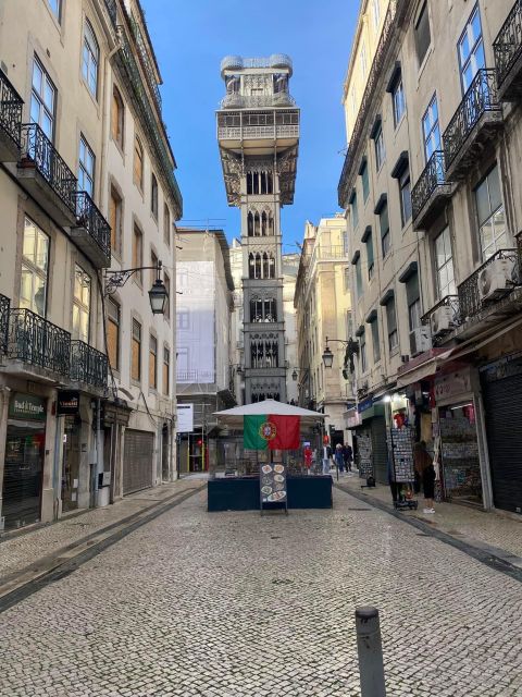 90 MINUTES Guided Tuk Tuk Tour OLD TOWN & ALFAMA - Inclusion and Exclusion