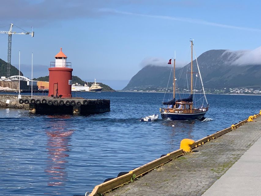 Alesund Private Sightseeing Tour on Foot and by Car - Panoramic Views From Mount Aksla