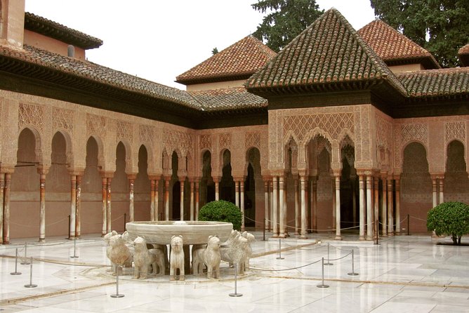 Alhambra & Generalife: Exclusive 3-Hour Private Tour With Tickets Included - Highlights of the Alhambra