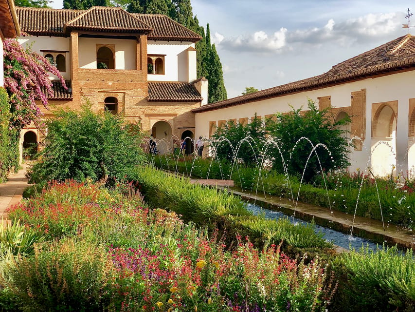 Alhambra: Guided Tour With Fast-Track Entry - Accessibility Considerations