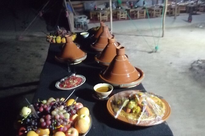 All-Inclusive Dinner Show & Sunset Experience in Agafay Desert - Traveler Capacity and Accessibility