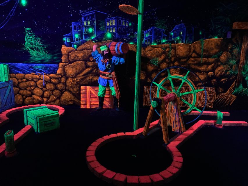 Amsterdam: 12-Hole Glow-in-the-Dark Mini-Golf Experience - What to Expect