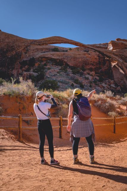 Arches National Park: Guided Tour - Gourmet Picnic and Refreshments