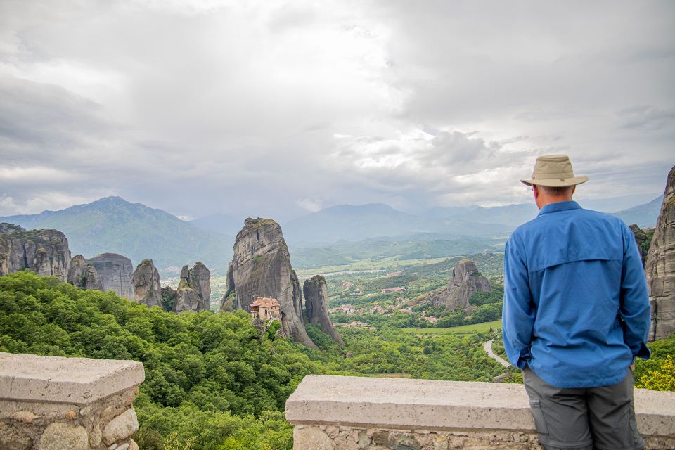 Athens to Meteora: Monasteries & Hidden Caves Bus Tour - Photo Opportunities