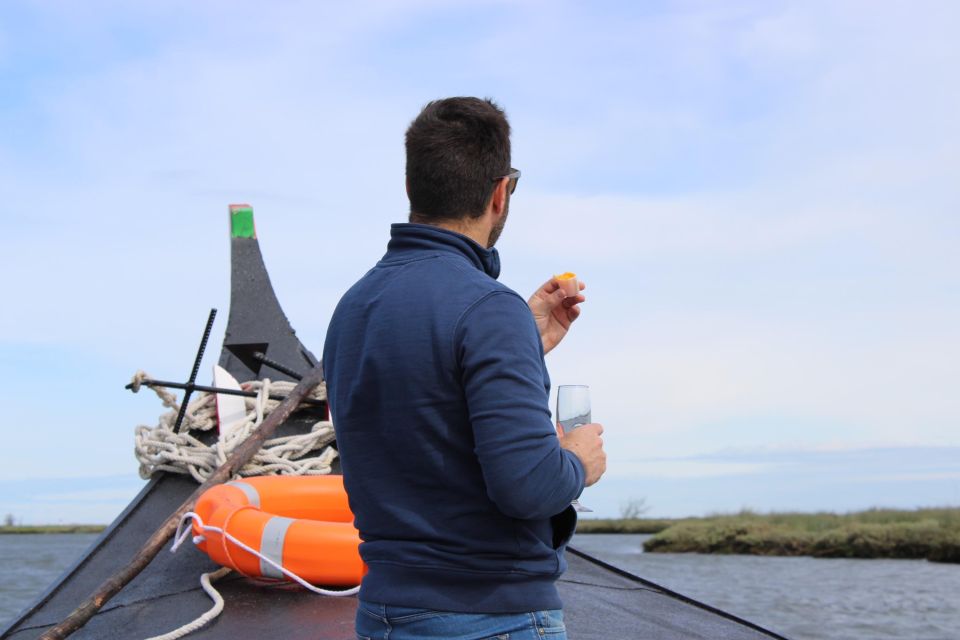 Aveiro: Typical Boat Tour With Tasting - 90 Min - Duration and Language Options