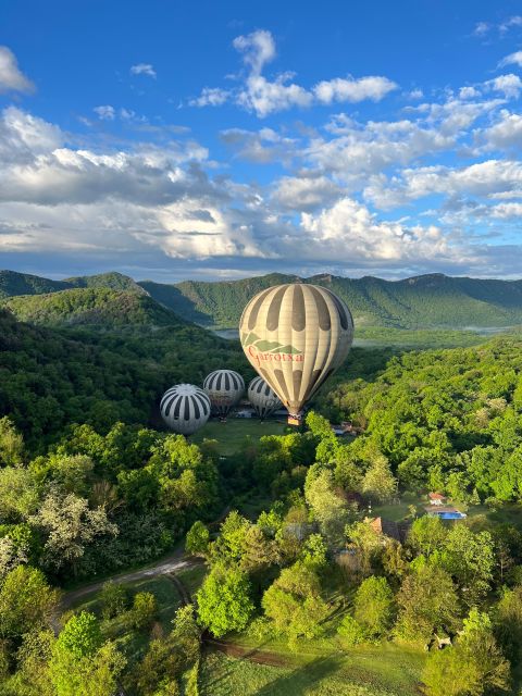 Balloon Flight in La Garrotxa With Transfer From Barcelona - Refreshments During the Flight