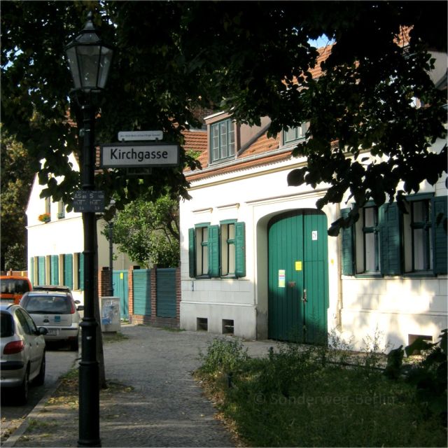 Berlin: 2.5-Hour Neighborhood Tour of Neukölln - Bethlehem Church on Richardplatz