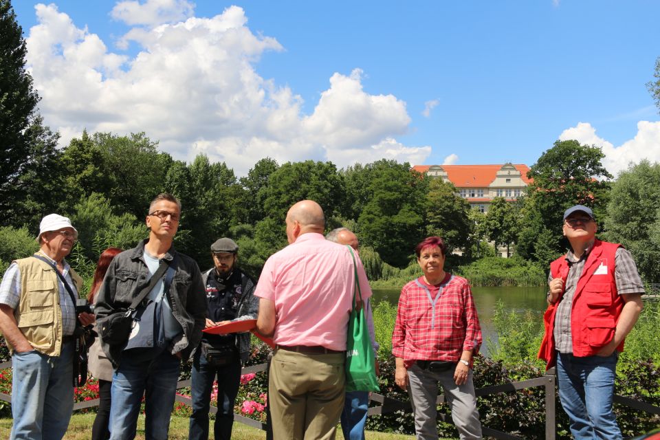 Berlin: Castle Britz Gardens Private Tour - Enjoying a Peaceful Escape