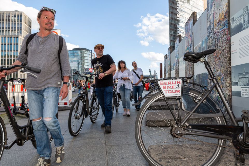 Berlin: E-Bike Tour of the Berlin Wall and Mitte Highlights - Visiting Modern Berlin Landmarks