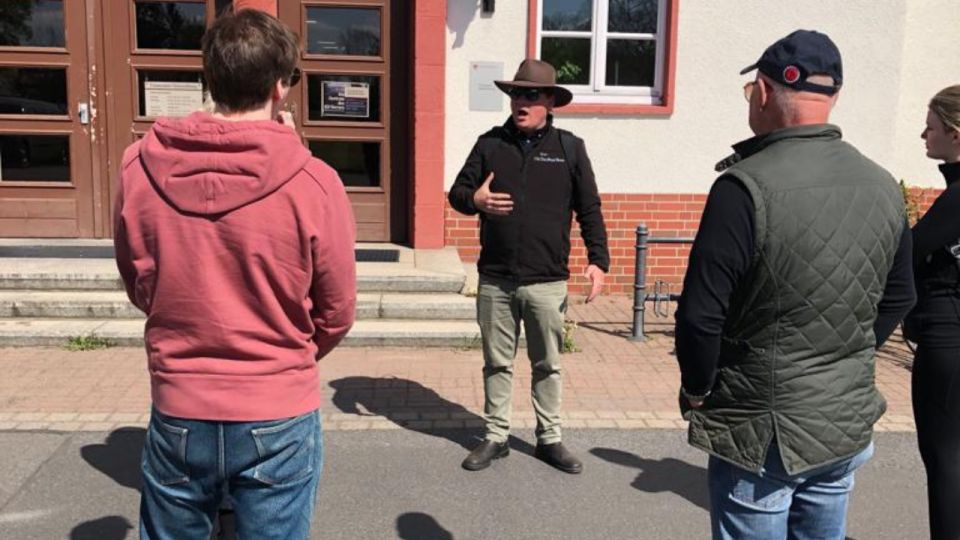 Berlin: Sachsenhausen Concentration Camp Guided Tour - Meeting Point and Transportation