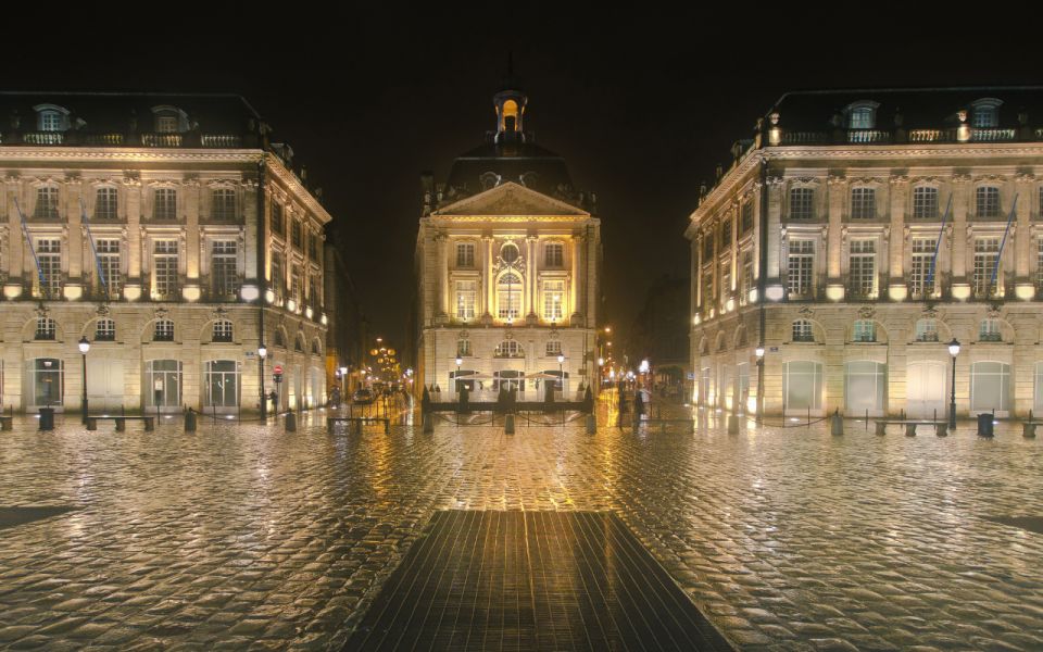 Bordeaux: Self-Guided Outdoor Escape Game - Starting the Game at Place De La Bourse