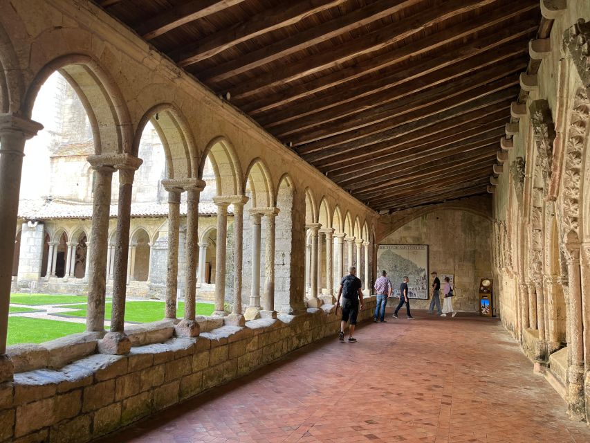 Bordeaux: St-Emilion Wine Tour in a Small Group - Lunch at Local Restaurant