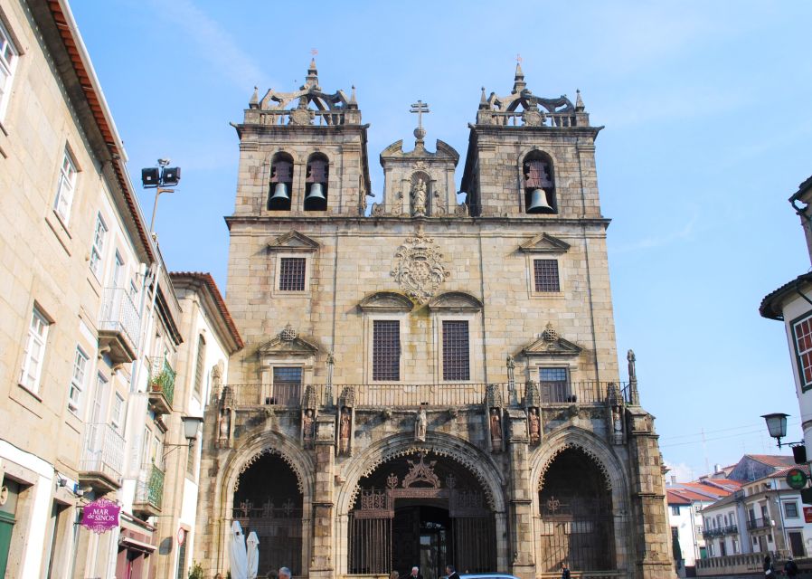 Braga & Guimarães: Premium Day Tour - Booking Savings