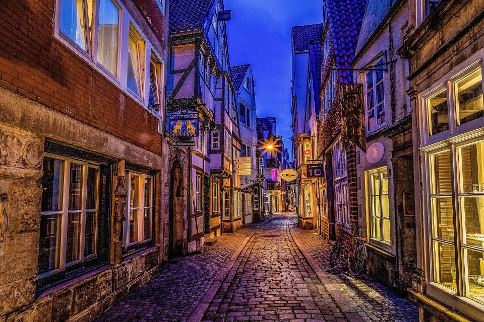 Bremen: Express Walk With a Local in 60 Minutes - Local Tips on Bars, Cafes, and Restaurants