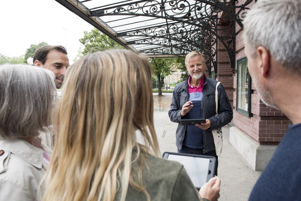 Bremen: Outdoor Escape Game in the Old Town - Teamwork and Collaboration