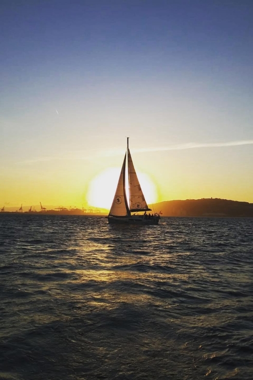 Brighton: Sunset Sailing Cruise - Instructor and Crew Qualifications