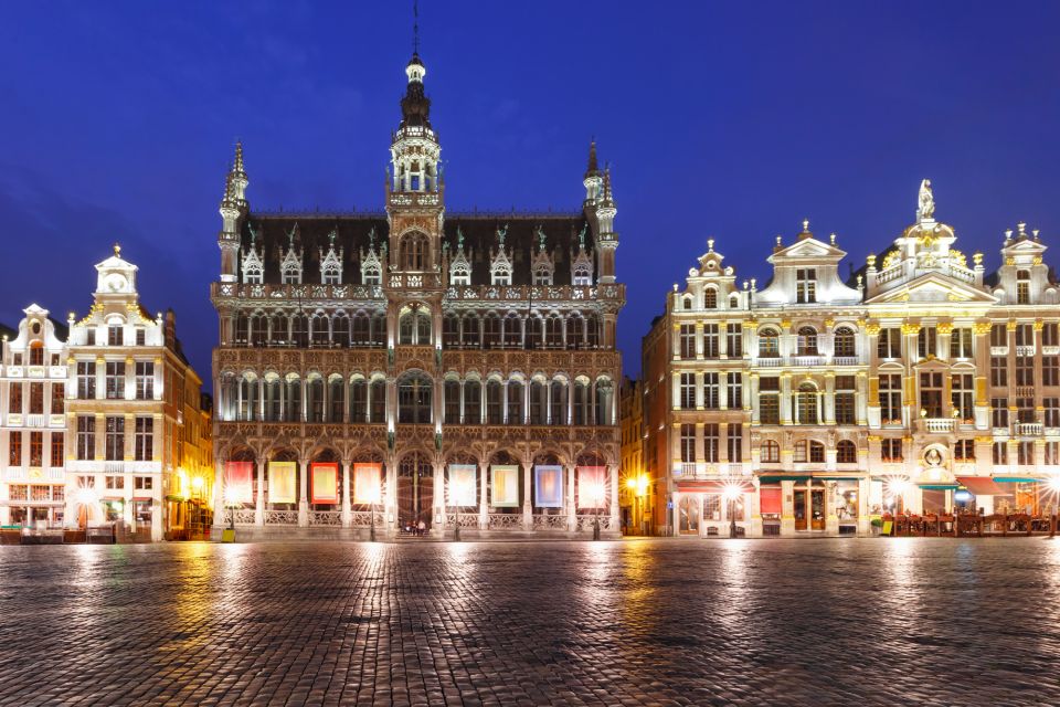 Brussels: First Discovery Walk and Reading Walking Tour - Flexible Experience