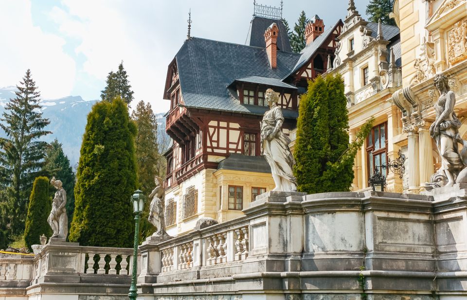 Bucharest: Bran & Peles Castle With Rasnov Citadel Day Trip - Discovering Bran Castle