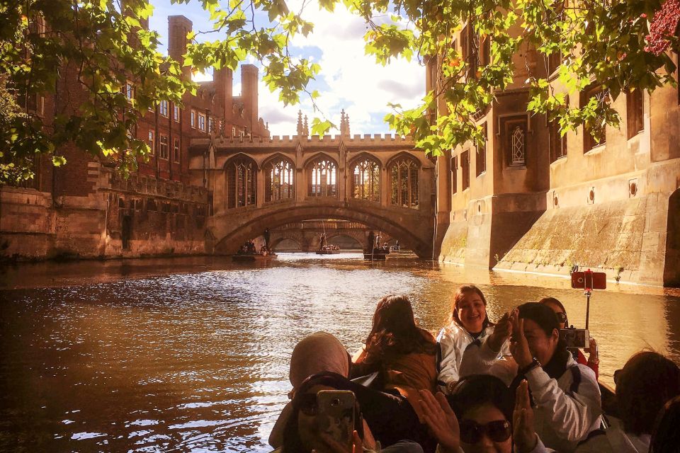 Cambridge: Guided Punting Tour - Meeting Point and Accessibility