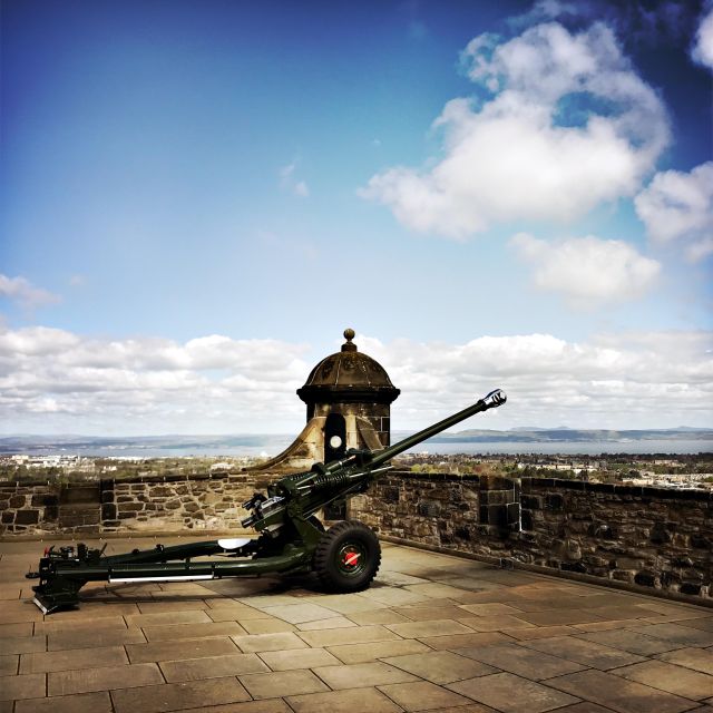 Castle & Cobblestones: 8-Hour Private Edinburgh Walking Tour - Marvel at the Magnificent Edinburgh Castle