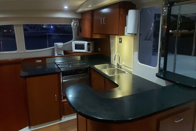 Catamaran Charter Puerto Rico Jenica - Amenities and Facilities