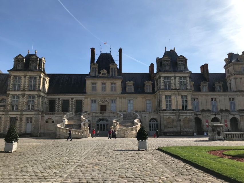 Château Fontainebleau English Semi-Private Guided Tour Max 6 - Exclusions and Meeting Point Details