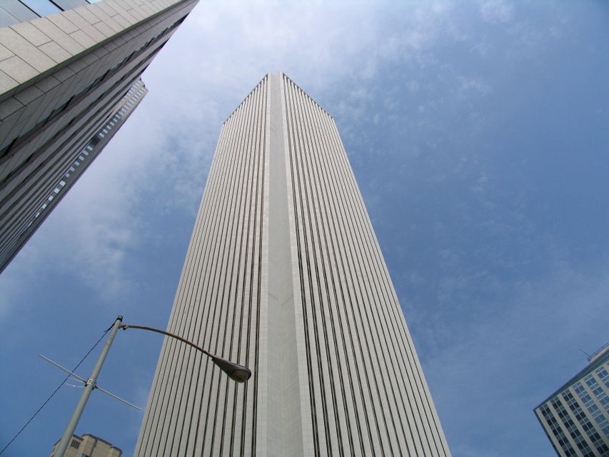 Chicagos Modern Skyscrapers Guided Walking Tour - Community Impact