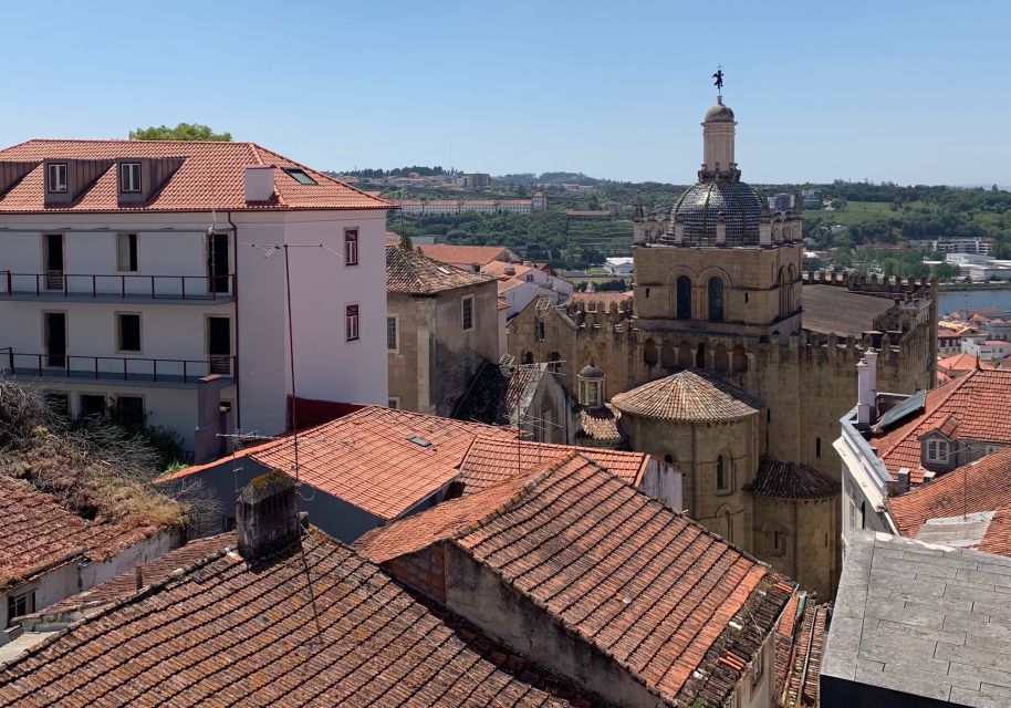 Coimbra: Scavenger Hunt and City Highlights Walking Tour - Multilingual Availability