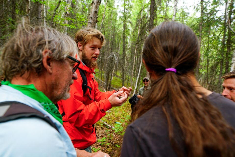 Denali: Naturalist Walking Tour in Denali National Park - Knowledgeable Guides