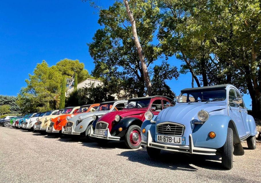 Discovery of Provence in 2CV - Navigating Narrow Streets in 2CV