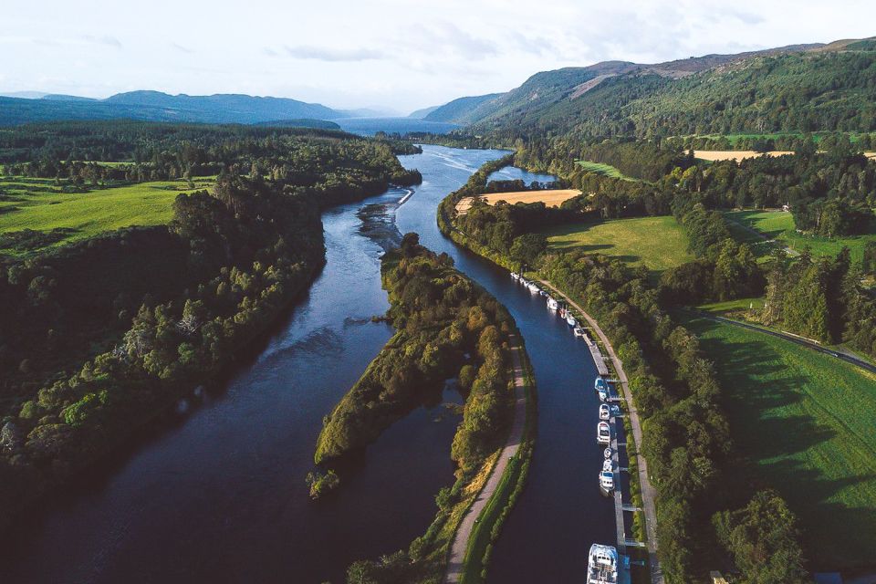 Dochgarroch: Loch Ness and Caledonian Canal 2-Hour Cruise - Bar and Refreshments