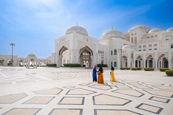 Dubai: Abu Dhabi Trip With Lunch at Al Khayma Heritage Restaurant - Dress Code for Mosque Visit