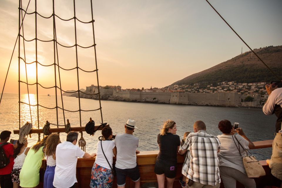 Dubrovnik: Sunset Cruise by Karaka With Sparkling Wine - Knowledgeable Maritime Guides