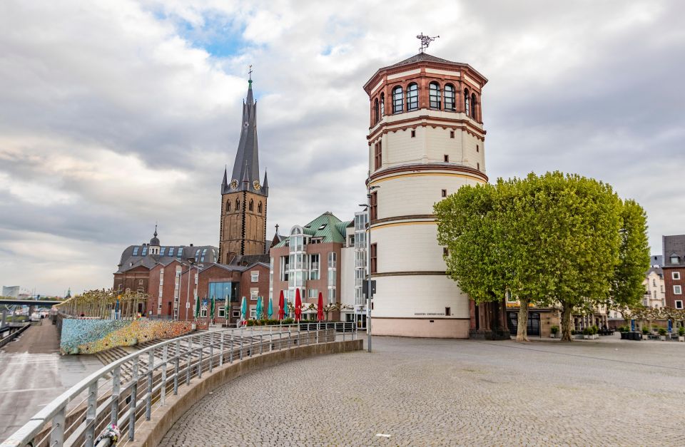 Dusseldorf: Private Architecture Tour With a Local Expert - Meeting Point: Art Academy of Dusseldorf