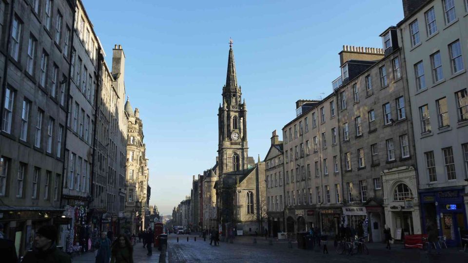 Edinburghs Royal Mile: A Self-Guided Audio Tour - Learning About Historical Figures