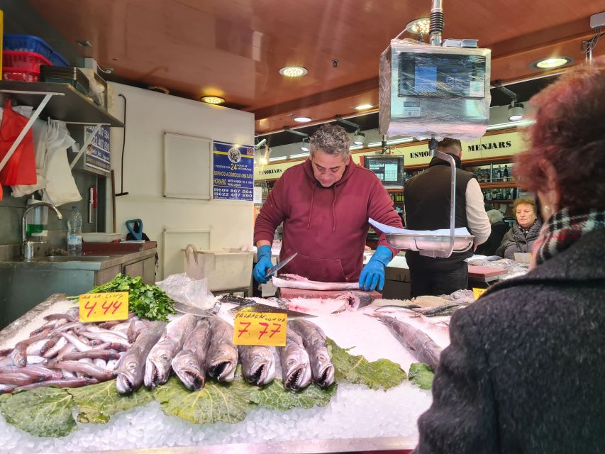 El Born Barcelona: Group Tour Tastings of Catalonia Cuisine - Meeting Point and Starting Location