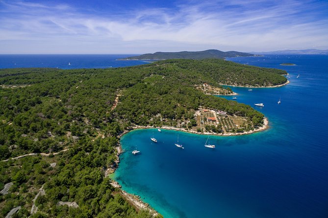 Explore the West Side of the Island of Brač With Pasara Boat - Traditional Dalmatian Boat - Boat Rental for Beginners